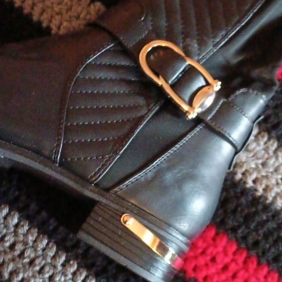 Boots - Picture 3 of 4